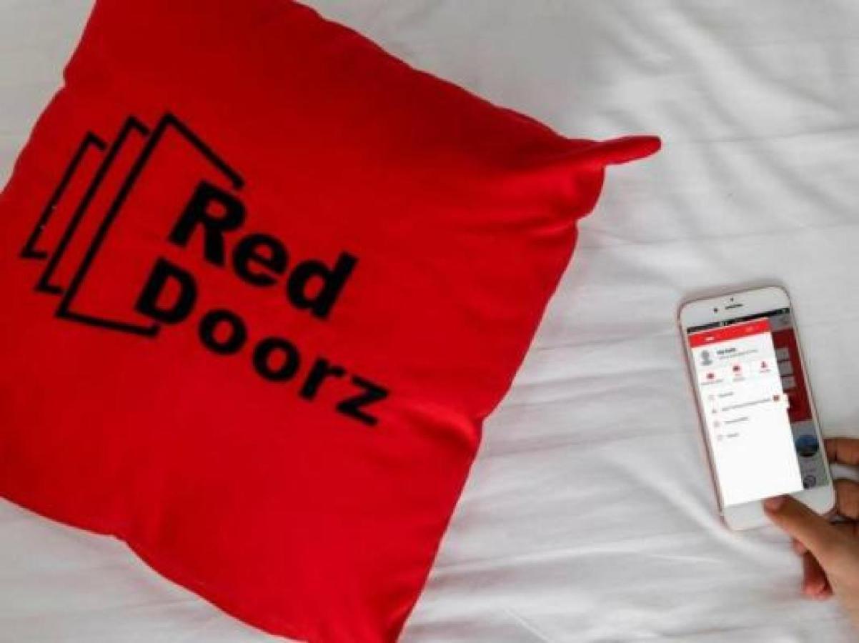 Reddoorz Plus Near Jalan Baru Bogor Hotel Exterior photo